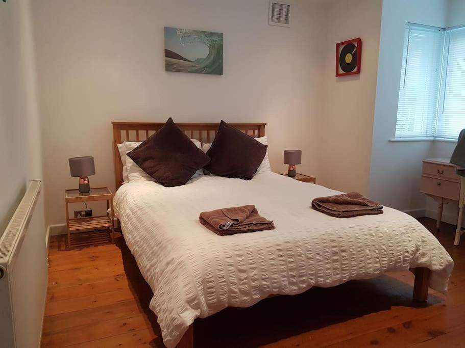 Atlantic Retreat - 5 Minute Stroll From The Beach 뷰드 외부 사진
